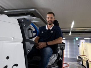 Sneak a Peek: Simon Hrubec in der Werkstatt