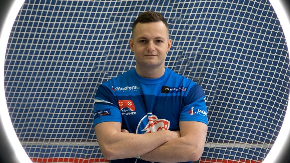 E-Sports: Er hält den Puck im Netz
